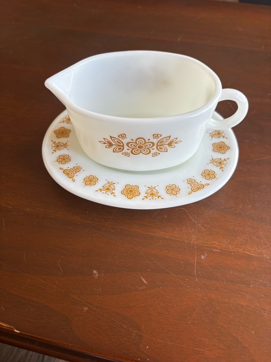 Pyrex Other - Vintage Pyrex Butterfly Gold Gravy Boat & Dish